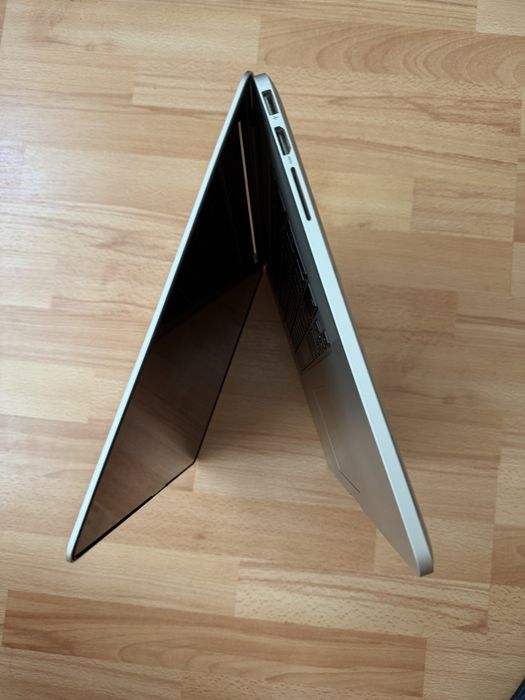 MacBook Pro 15 2015 i7 / 16 GB / 256 GB Silver