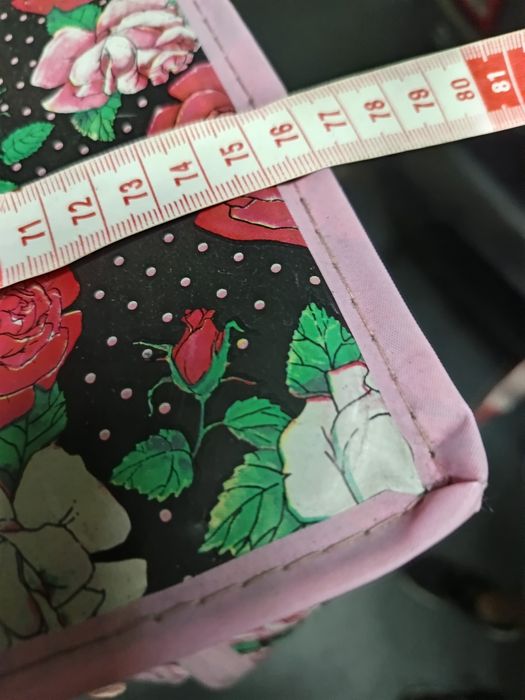 Vendo armário capa para roupa em bom estado.76x142.