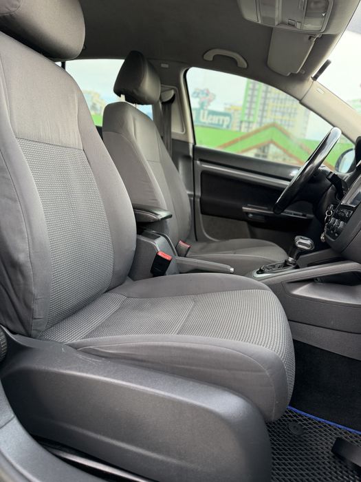 Volskwagen Jetta 1.6 газ. Автомат
