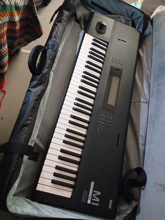 KORG M1 Syntetizador