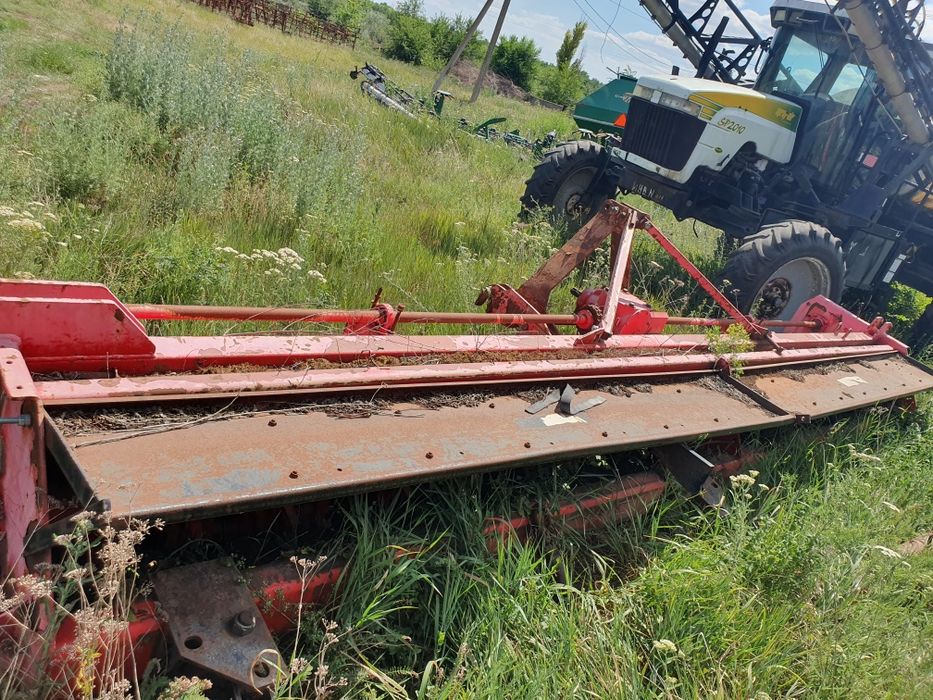 Измельчитель пожнивных остатков ВР-6