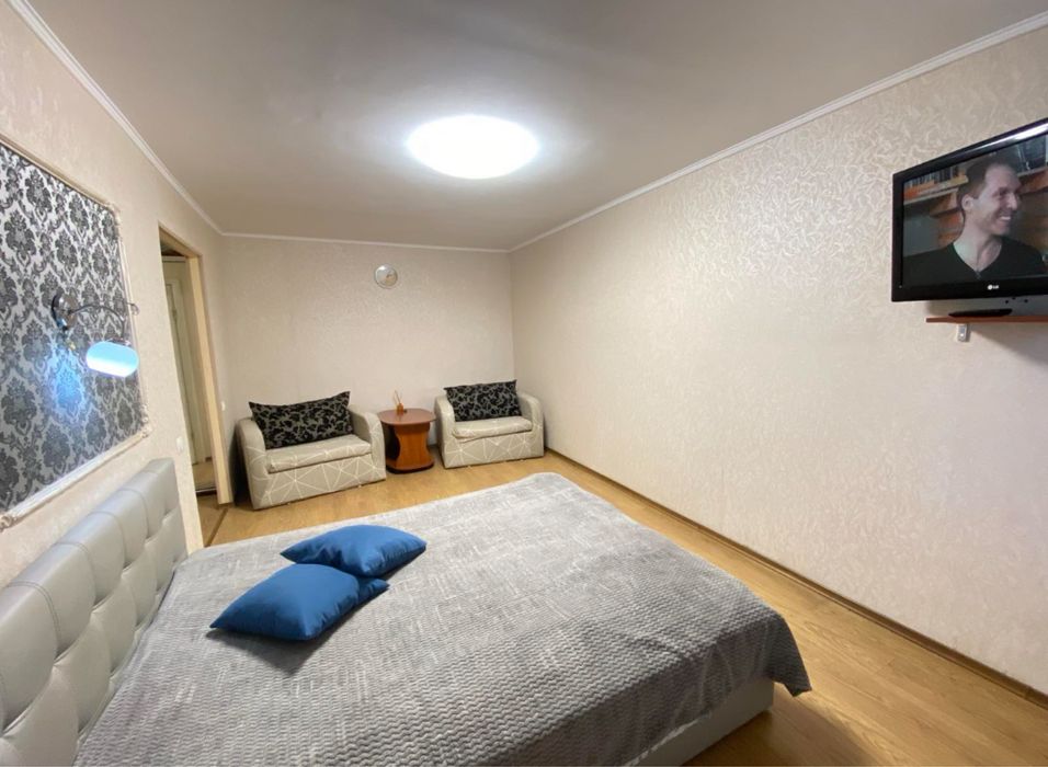 Сдам 1-ком студию . Правый берег . СВЕТ есть . Центр в 15 мин