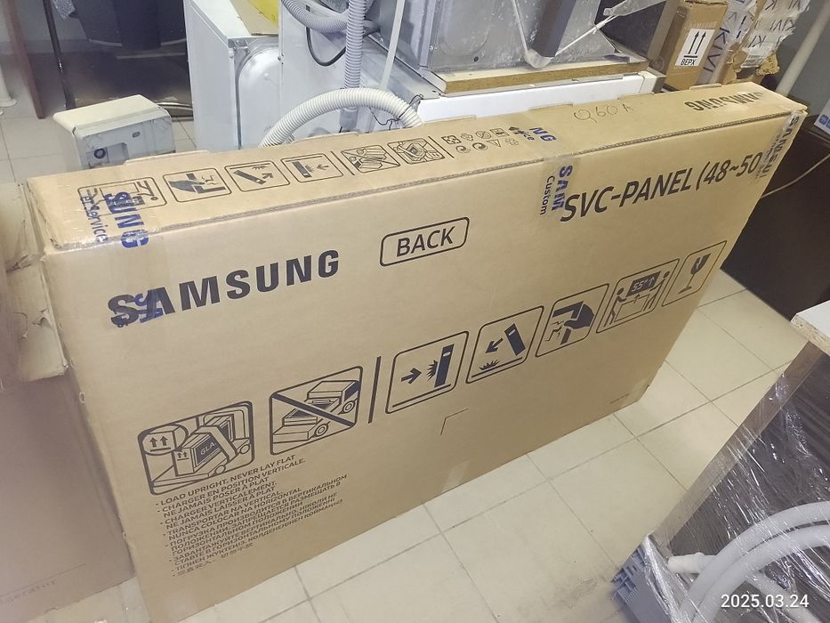 Телевізор Samsung QE50Q60A QE50Q60AAU QE50Q60ADAU  UE50AU8000 UE50AU71