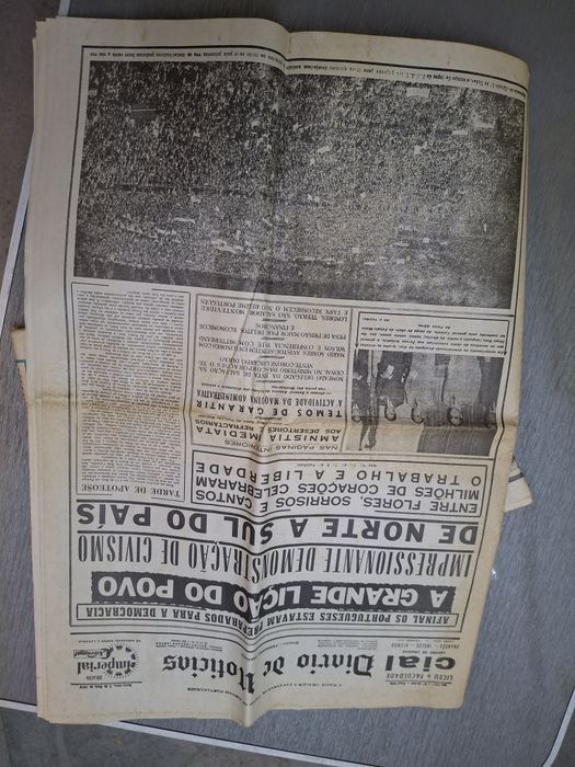 Jornais 1974 25 de abril 1 de maio