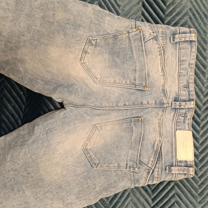 Jeansy Stradivarius