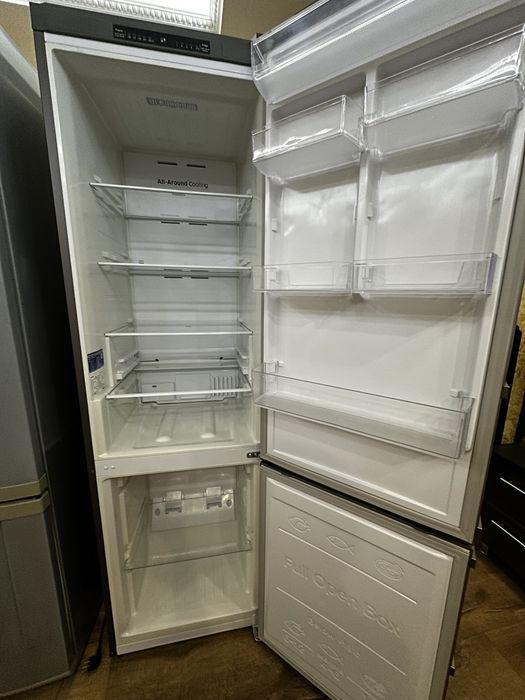 Продам  два разных холодильника