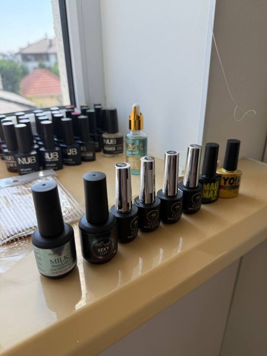 Продам гель лаки и прочие , базы..