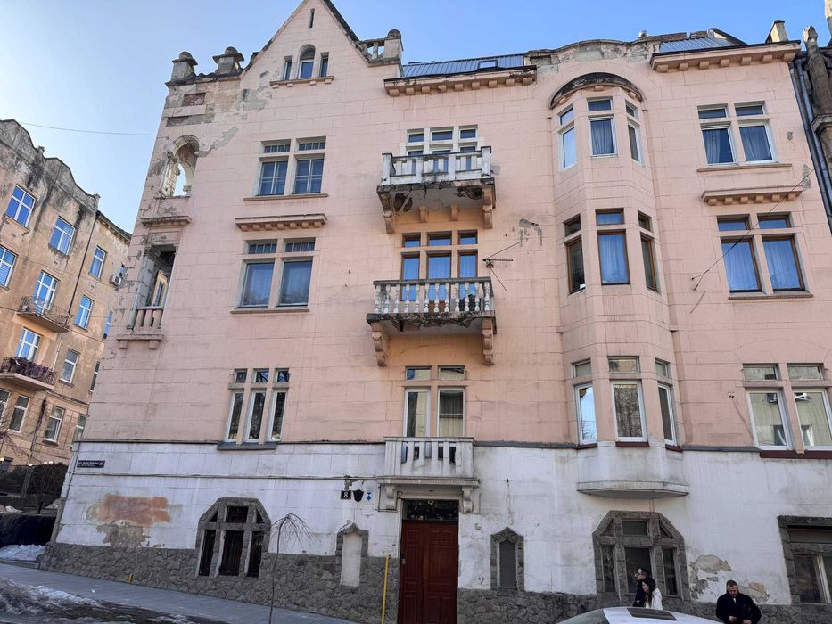 Продаж 4-кімнатної квартири в австрійському будинку