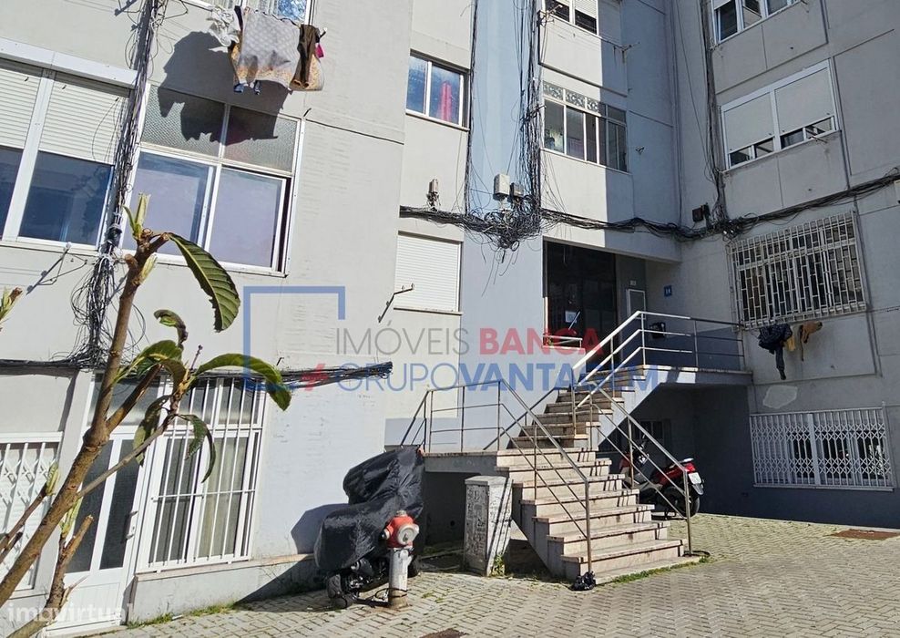 T1 com 48 m2 junto ao metro  Águas Livres, na Amadora — Mina De Água, Lisboa
