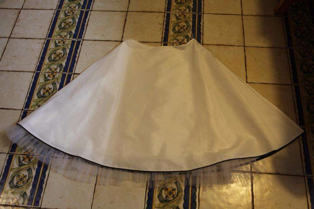 Spódnica koktajlowa biała z koła czarna obwódka tiul 38/M