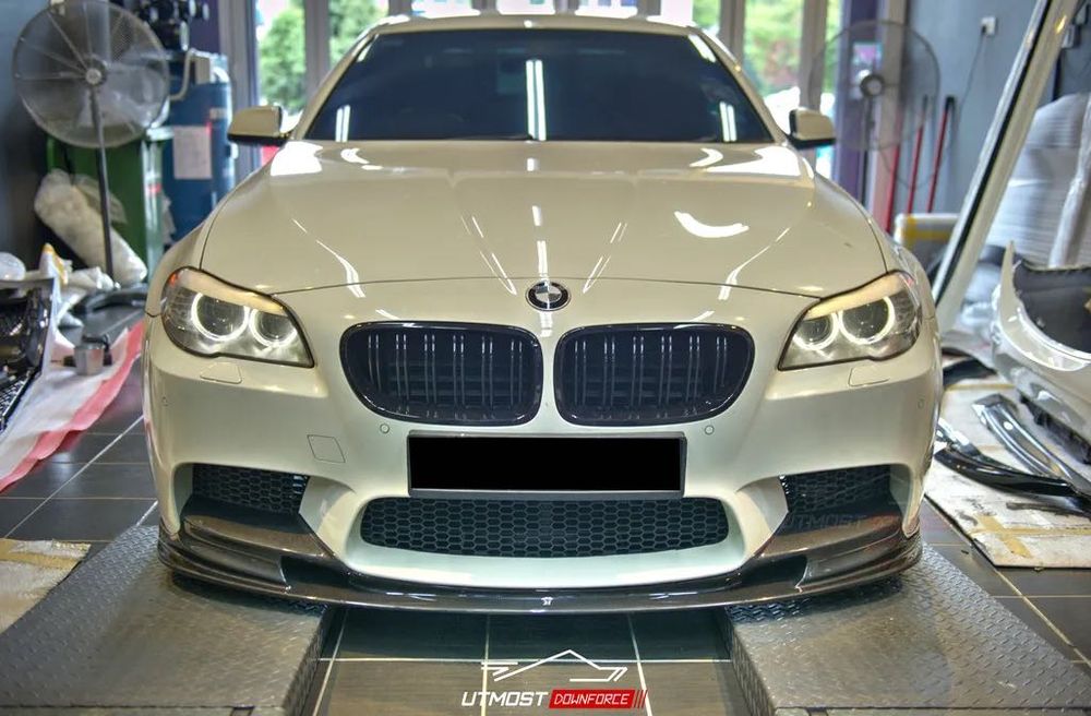 Губа БМВ Ф10 М5 губа на передний бампер BMW F10 M5 накладка на бампер юбка сплитер обвес элерон
