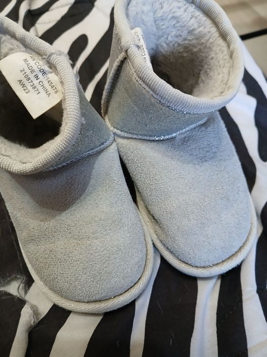 Buty Eskimoski w rozmiarze 22