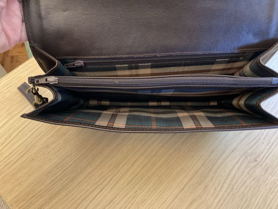 Bolsa em pele para homem .