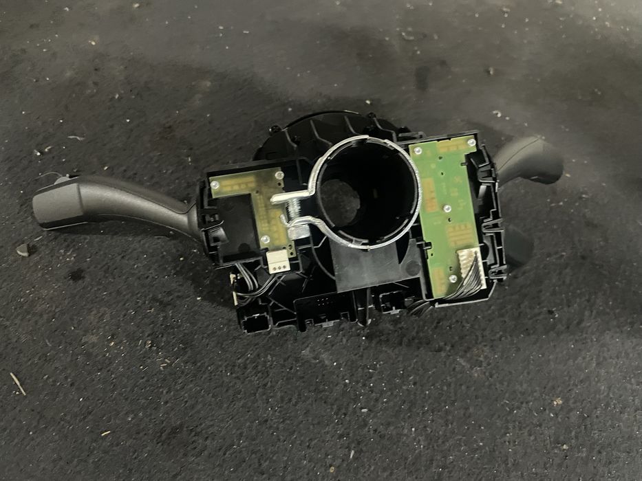 Переключатель подрулевой поворотников Volkswagen Touareg 2