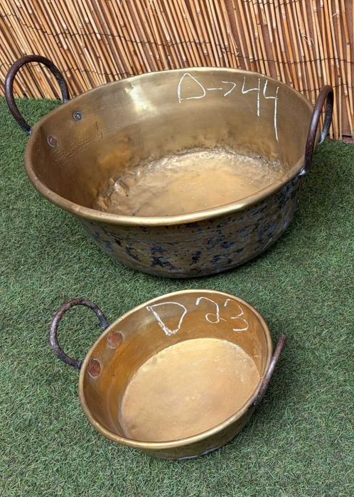 Tachos antigos em cobre martelado, antiguidades