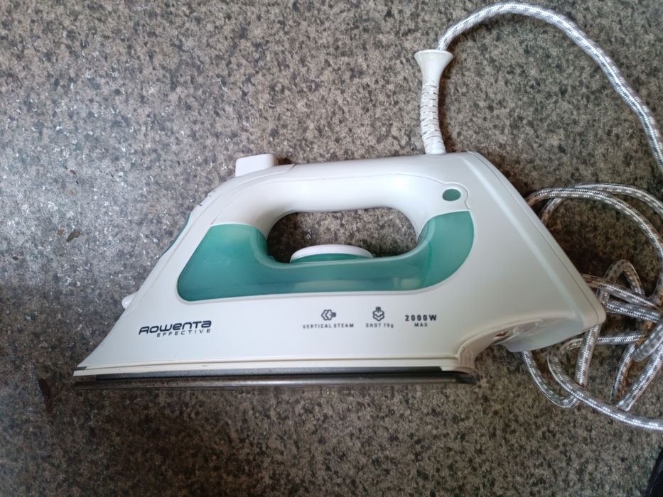 Продам праску Roventa 2000W DX1200