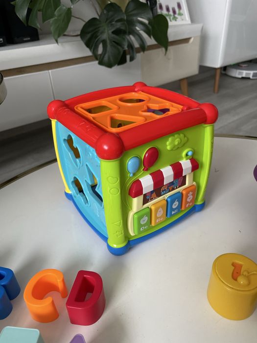 Zabawki grające Montessori  garnuszek na klocuszek laptop sorter Vtech