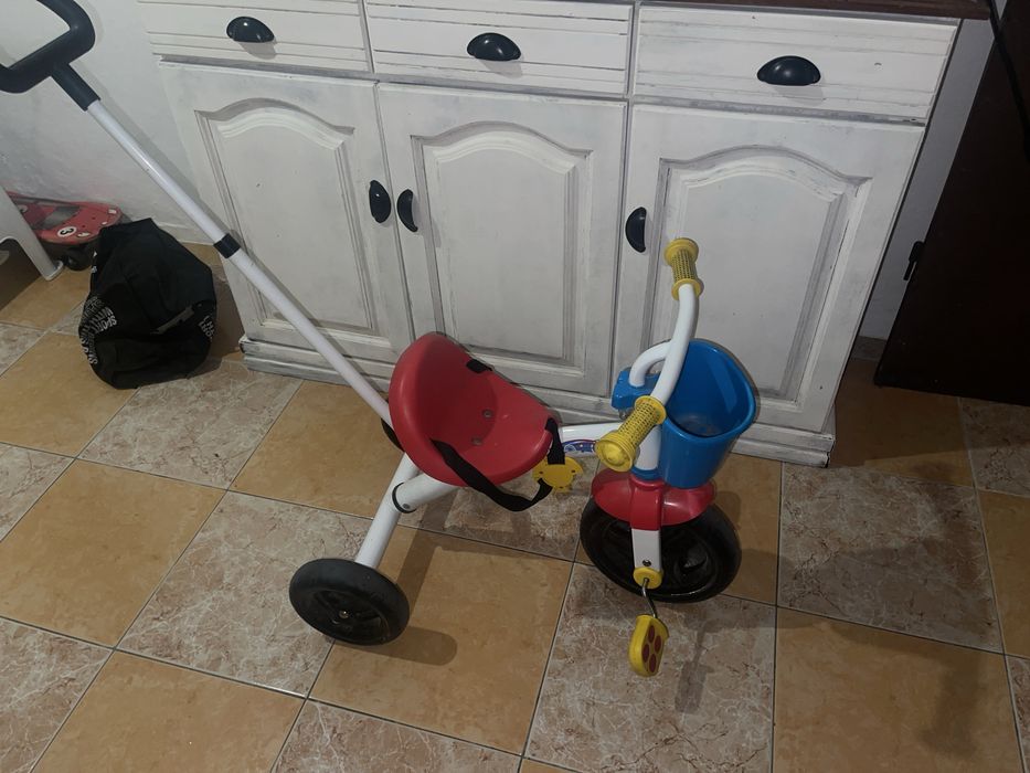 Triciclo criança