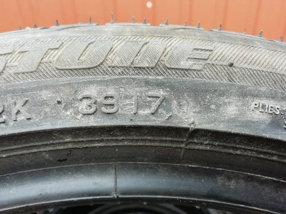 215/40 R17 87V - Bridgestone Potenza RE050A (1 sztuka)