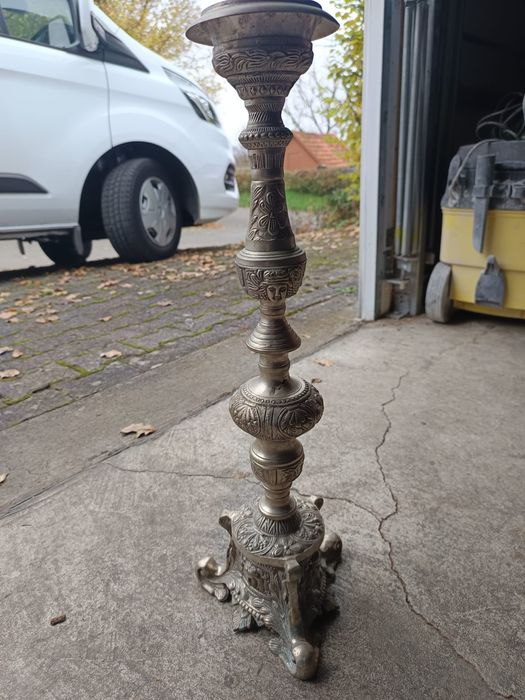 Relógios e castiçal  antigos