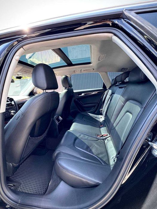 Автомобіль Audi A4 B8