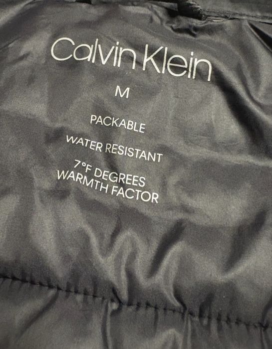 Calvin Klein - Casaco preto acolcoado