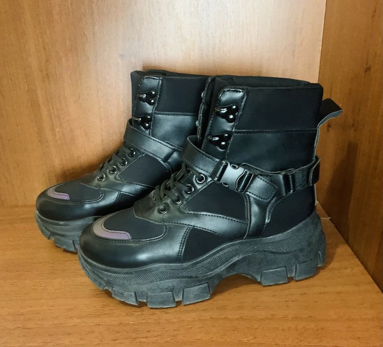 Женские осенние ботинки 38 размер
