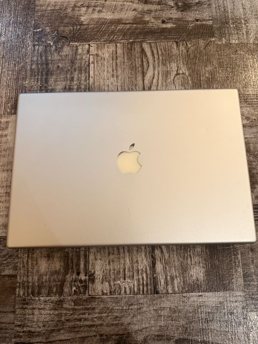 Laptop Apple MacBook Pro model A1260 2008r