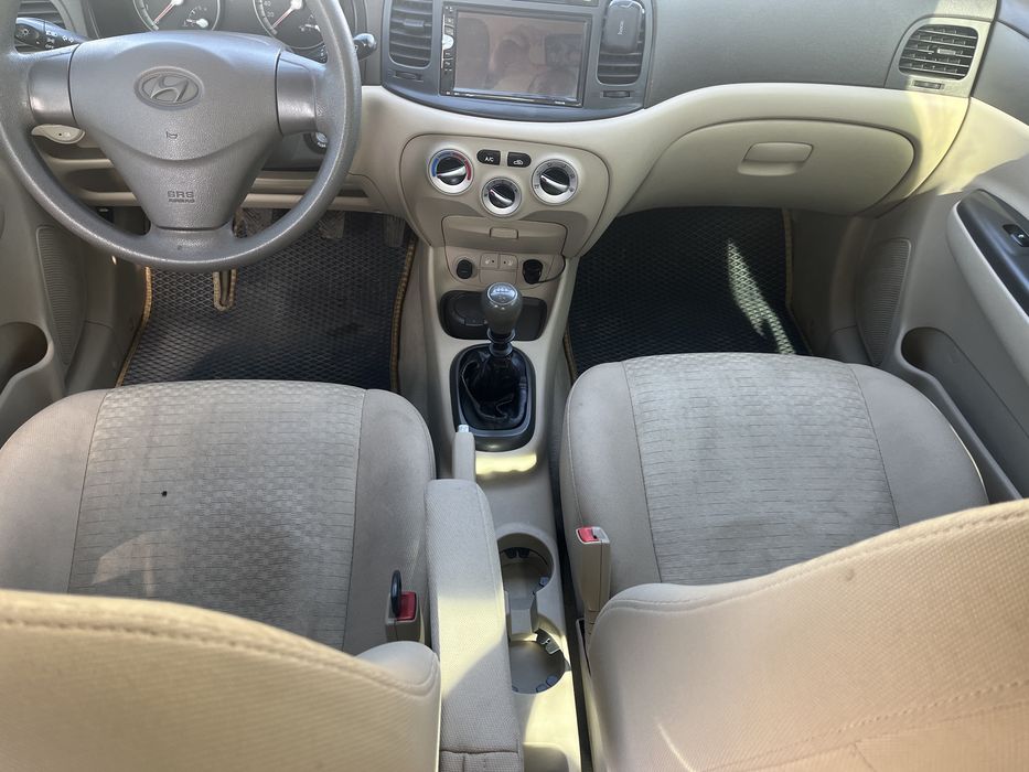 Hyundai accent 2009 рік