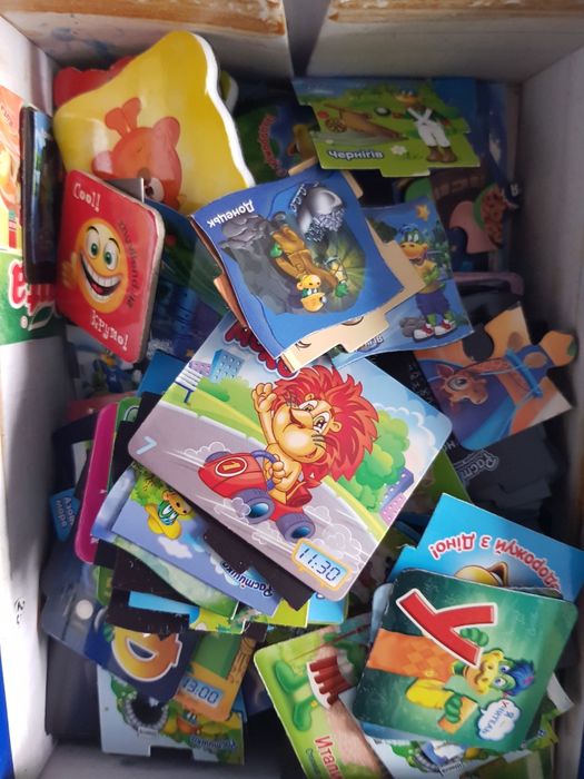 Продам одним лотом усі ігри,  магніти, пазли, букви + 3D ручка!!!