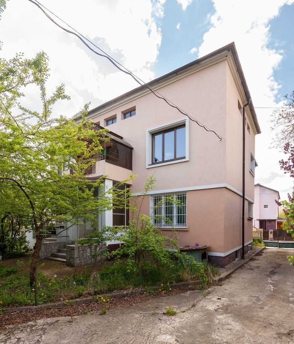 Оренда окремої будівлі. 360кв.м. 10сот. вул. Херсонська. 2000$/міс.