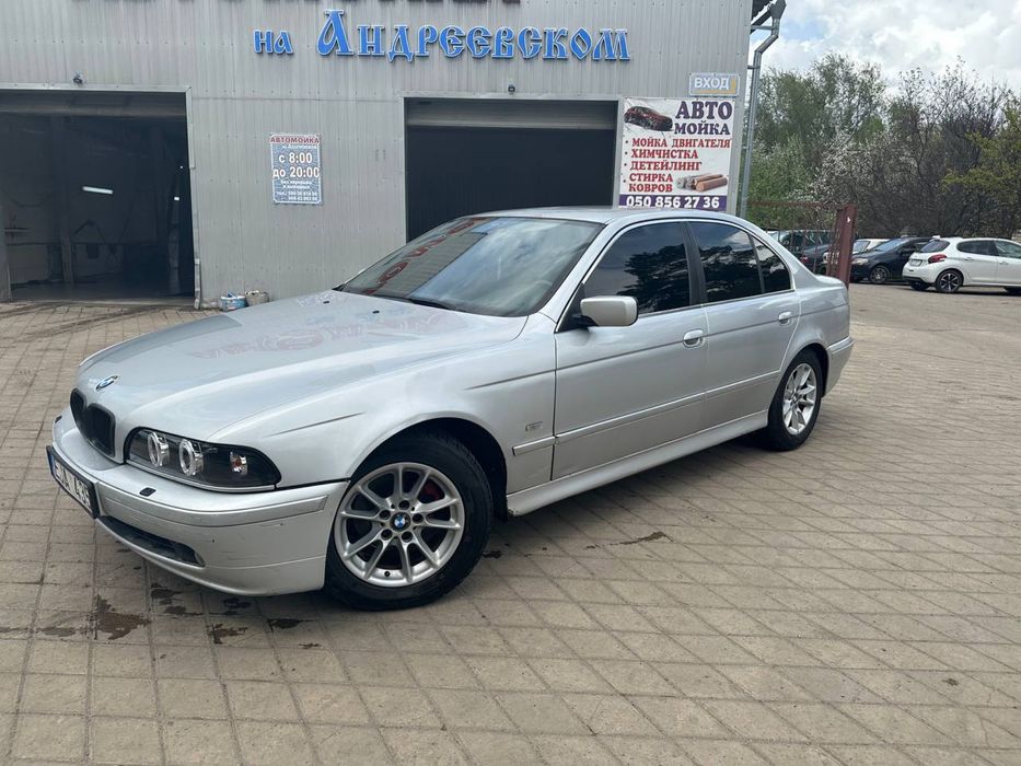 Автомобіль BMW 530d
