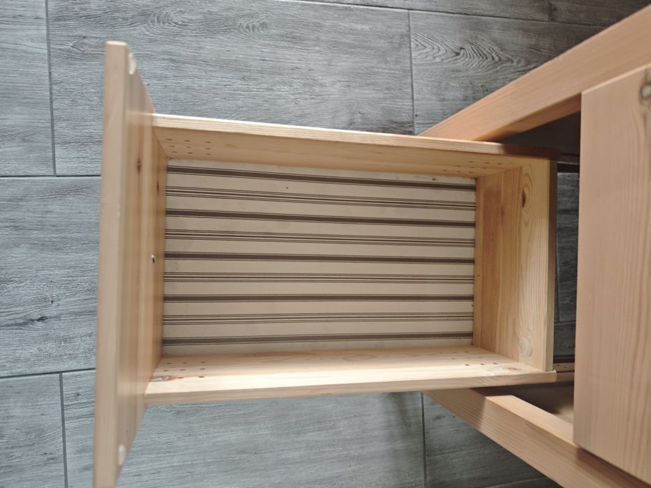 Biurko IKEA Hemnes sosna