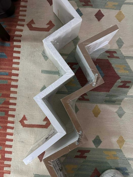 estantes novas em madeira