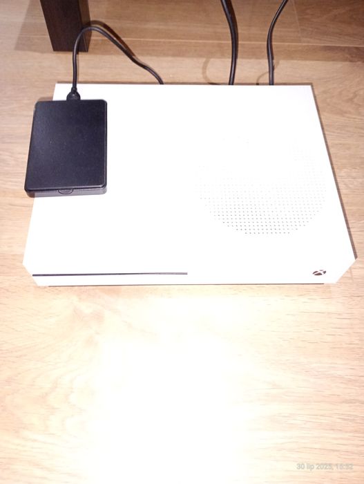 Konsola XBox one S plus dwa pady