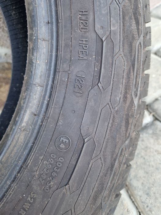 225/65/R16C  112/110R Uniroyal All Season Max