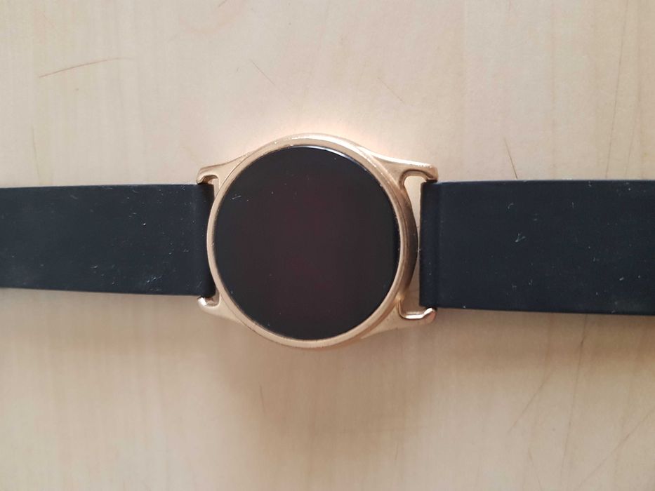 Zegarek nareczny LED cyfrowy dotykowy kolor zloty czarny Dilage 8801