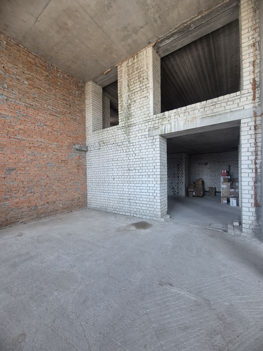Продаж комерційне приміщення 1000 м.кв Буча ЖК Континент