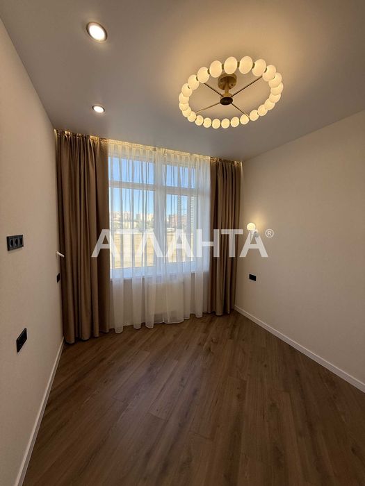 3-кім з видом у двір та на іподром у ЖК "67 Перлина" (тераса)