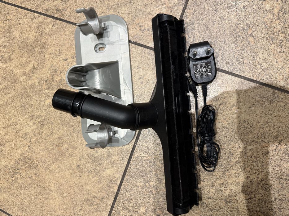 Dirt Devil Cavalier total home DD698-4 odkurzacz bezprzewodowy