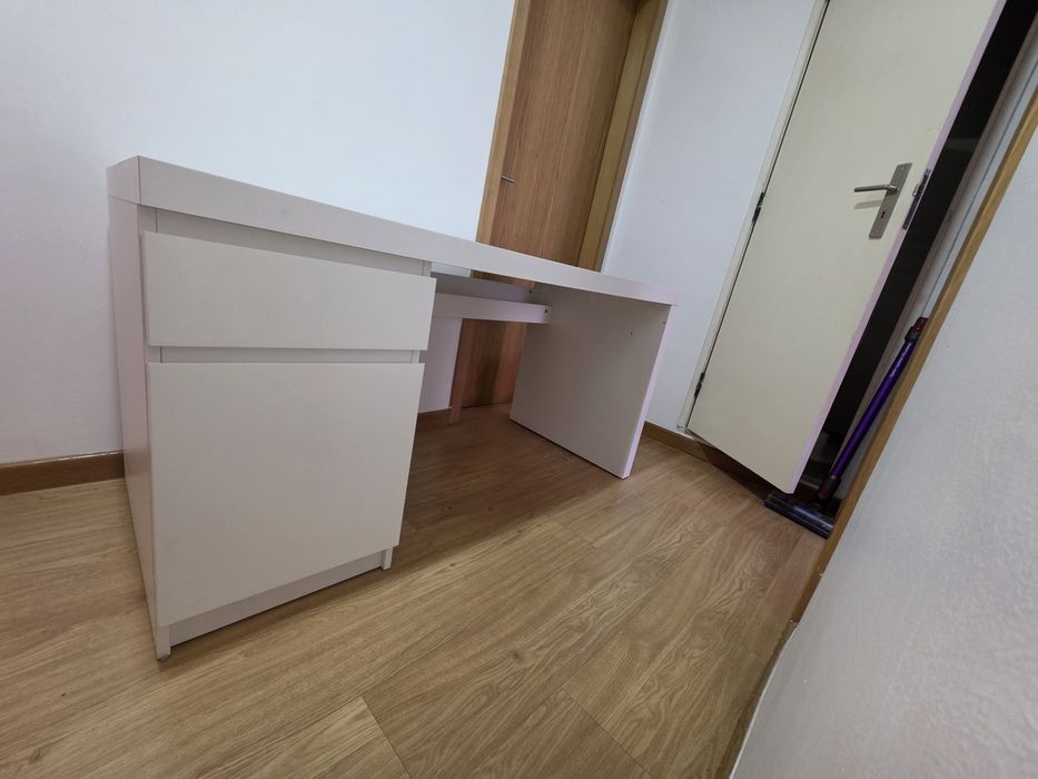 Secretária Ikea Malm