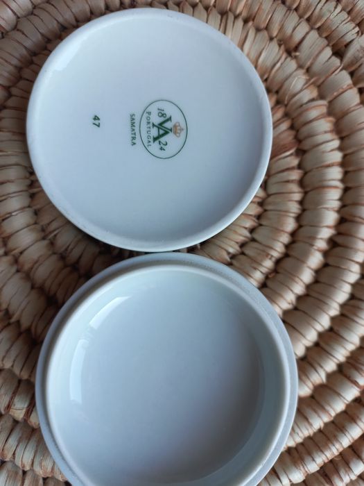 Caixa nova, porcelana Vista Alegre, motivo SAMATRA