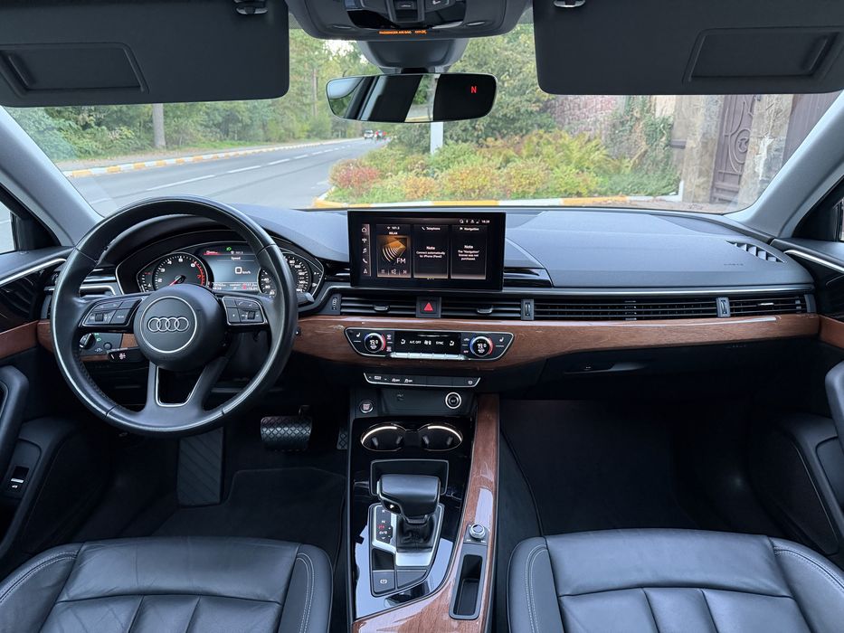 Audi A4 2020 рік