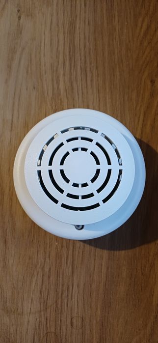 Czujka  termiczna Aritech DT 2063 plus gniazdo DB 2016
