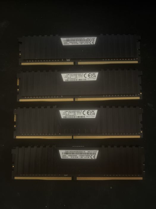 4x8gb 32GB 3200MHZ DDR4 Corsair Vengeeance LPX