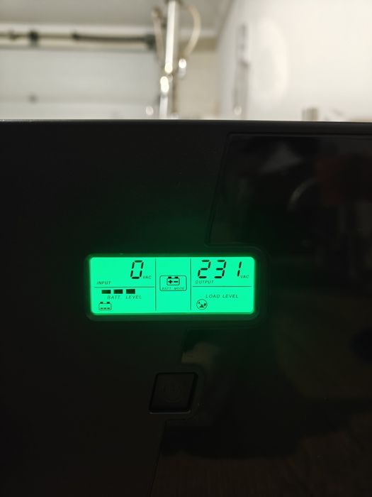 Лінійно-інтерактивне ДБЖ Green Cell UPS05 2000VA