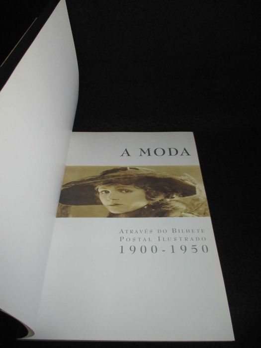 Livro A Moda através do bilhete postal ilustrado 1900 a 1950