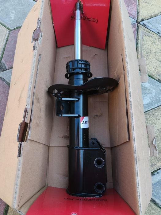 Продам аморт до Mersedes w212.