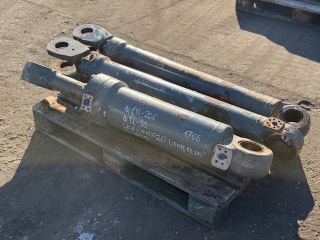 LIEBHERR LR 634  komplet siłowników do ładowarki gąsienicowej