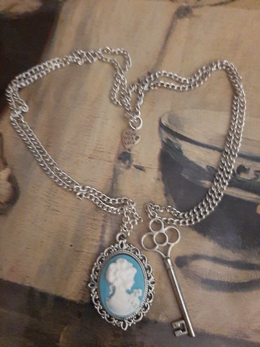 Pingente Vintage + Colar/Fio